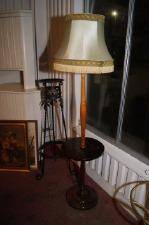 Golvlampa ca 1920 med avlastningsbord