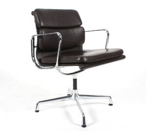 Charles Eames. Soft Pad armstol, Model EA-208 Denne vare er sat til omsalg under nyt varenummer 4441997