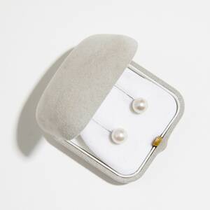 Örhängen 1 par 18 k vitguld 