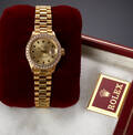 Rolex Datejust. Dameur i 18 kt. guld med brillantlynette, ca. 1971