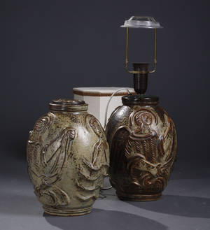 Jais Nielsen 1885-1961 cd. To urner, stentøj. Kgl.P. 2