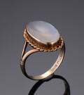 Knud Jensen  Vintage ring af guld med månesten