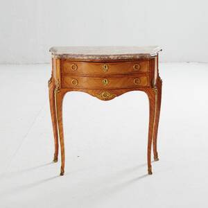 Byrå Louis XV-stil