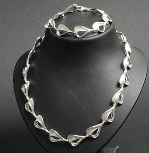 Randers Sølv, smykkesæt af sterling sølv, halskæde og armlænke 2