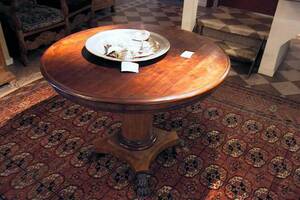 Pelarbord, Mahogny