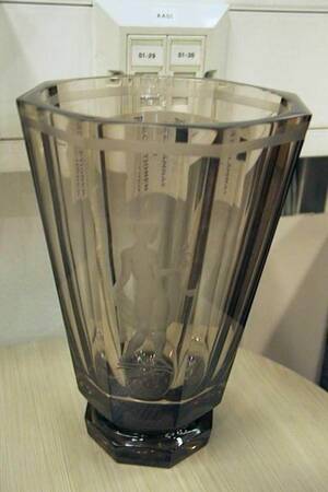 Vas, Gate G1019 d.  3. 5