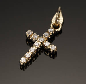 Diamant korsvedhæng, ca. 0.38 ct