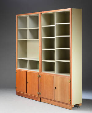 Børge Mogensen  Grethe Meyer. To skabe fra serien Boligens Byggeskabe, oregon pine og teak. 2 Denne vare er sat til omsalg under nyt varenummer 4154806