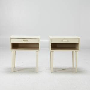 Sängbord vitlackerade