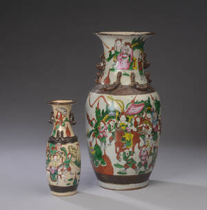 To kinesiske vaser af porcelæn, 1800-tallet 2