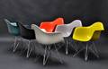 Charles Eames 1907 - 1978. Sæt på seks armstole, model DAR 6