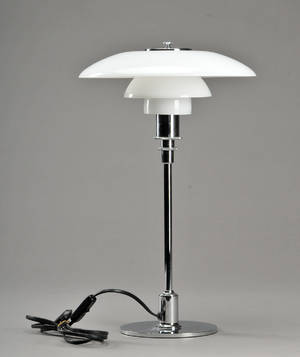 Poul Henningsen 1894 - 1967. PH 32 bordlampe.