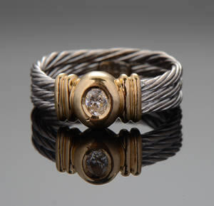 Solitairering, 18 kt. guld med oval diamant