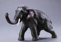 Elefant af patineret bronze