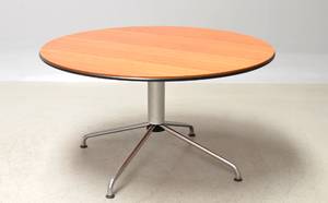 Vico Magistretti 1920 - 2006. Cirkulært spisebord
