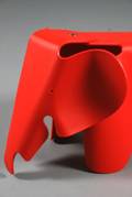 Ray  Charles Eames Elefant stol af rød plast til børn, ubrugt