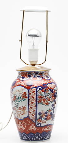 BORDSLAMPA, porslin, imari, Japan eller Kina.