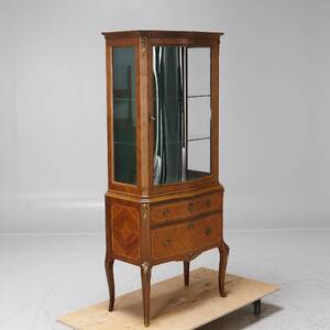 Vitrinskåp Louis XV-stil