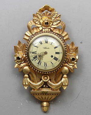 VÄGGPENDYL Gustaviansk stil. 1940-tal-.