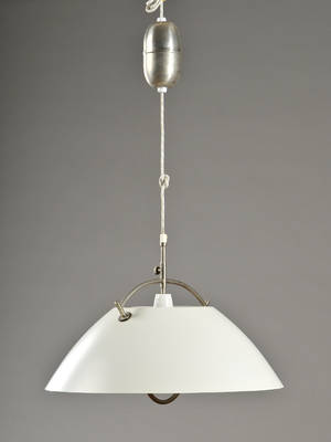 Hans J. Wegner 1914-2007. Pendel med hejs