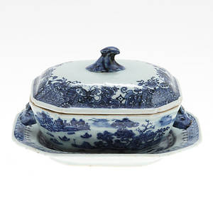 SMÖRTERRIN, porslin, Kina, 1700-tal.