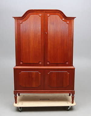 MATSALSSKÅP, Gustaviansk stil, 1900 tal.