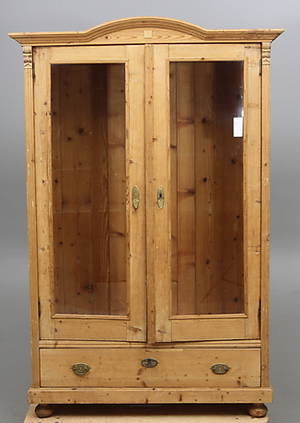 SKÅP MED GLASADE DÖRRAR, sekelskiftet 18001900.