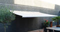 Markise, regnvindsol sensor, 4 meter, polyesterdug, hellukket aluminiumskasse, motor og fjernbetjening