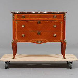 BYRÅ, gustaviansk stil, 1900-tal.