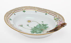 SALADIÈRE, porslin, Royal Copenhagen, Flora Danica, 1900-tal.