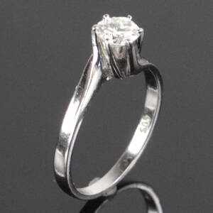 Solitaire ring i 14 kt. hvidguld