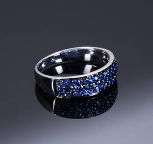 Safirring, 14 kt hvidguld, 0.80ct 