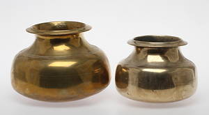 URNORKAR, gulmetall, orientaliska, 1900-tal.