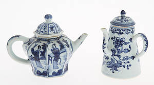 TEKANNOR, 2 st, porslin, Kina, 1700-tal.