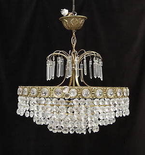 TAKLAMPA med prismor, 1900-tal.