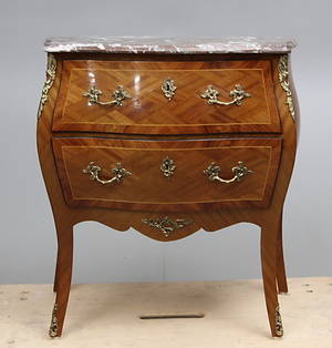 BYRÅ, rokokostil, 1900-tal.