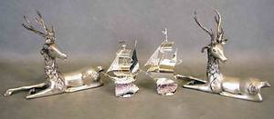 2 HJORTAR SAMT 2 BÅTAR, nysilver.