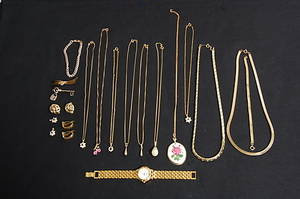 BIJOUTERIER, 21 delar,  halsband, armbandsur, mm.