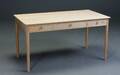 Hans J. Wegner. Fritstående skrivebord af massiv egetræ, Denne vare er sat til omsalg under nyt varenummer 4155778