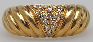 RING MED SMÅ DIAMANTER, ca 0,18 ct, rödguld, 18K.