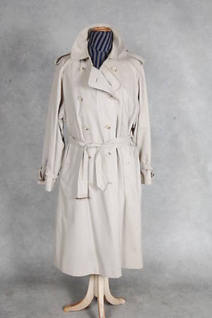 TRENCHCOAT,  Burberry .