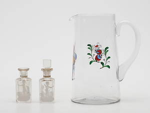 KANNA samt FLAKONGER, 3 delar, glas, 1900-talets första hälft.