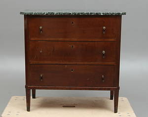 BYRÅ, med stenskiva, 1900-tal.