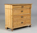 Kommode, afrenset fyrretræ , 1800-tallet