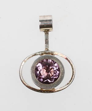 HÄNGE, silver med lila sten, sannolikt Finland.
