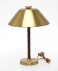 BORDSLAMPA, mässing med stomme i snurrat konstläder, 1900-tal.