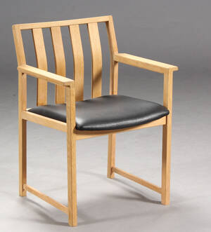 Dansk møbelproducent. Armstol, eg