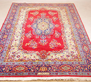 ORIENTMATTA, signerad, 237 x 170 cm.