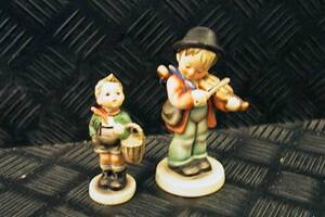 Figuriner, 2 st