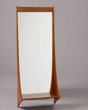 Dansk møbelproducent. Entréspejl af teaktræ